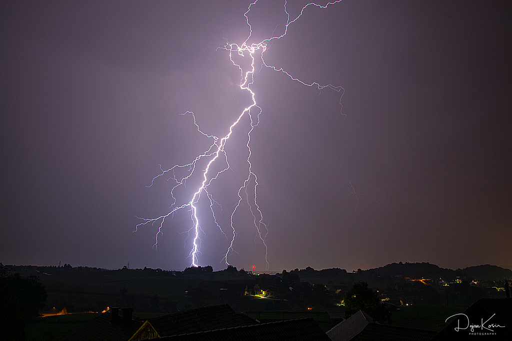 Zgodnje jutranja nevihta na območju Škofje Loke 30.8.2019 Dejan Košir 2
